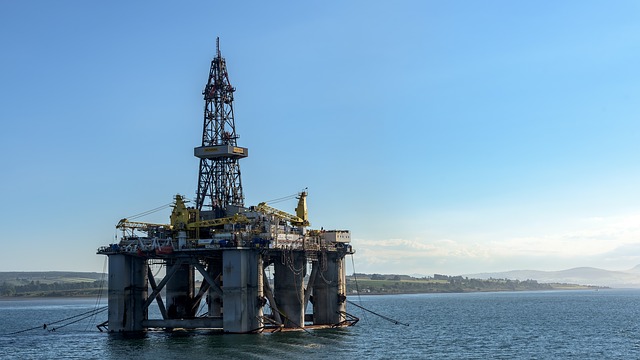 oil-rig-3522577_640 oil-rig-3522577_640